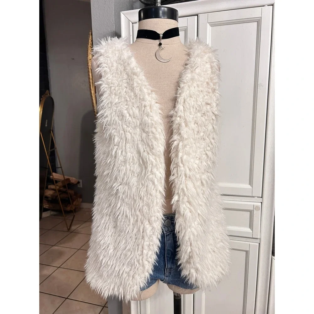 Ivory Shaggy Faux Fur Vest Sleeveless LARGE Winter Fall Cozy Lush